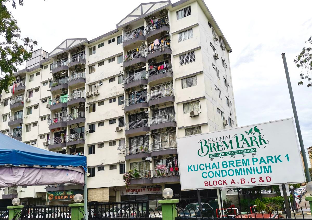 KUCHAI BREM PARK CONDO 1