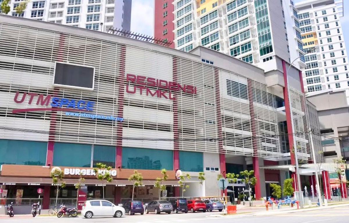 GURNEY MALL