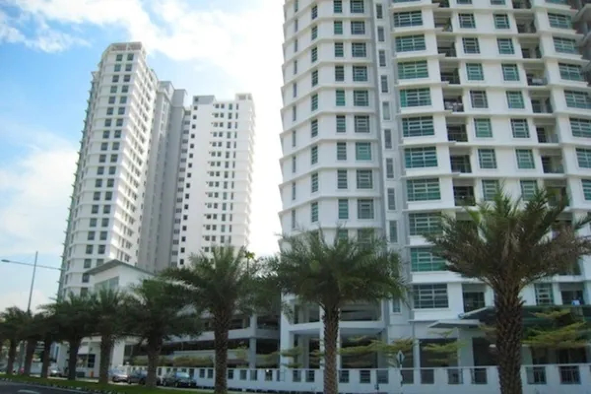 THE BREZZA CONDOMINIUM BLOCK A