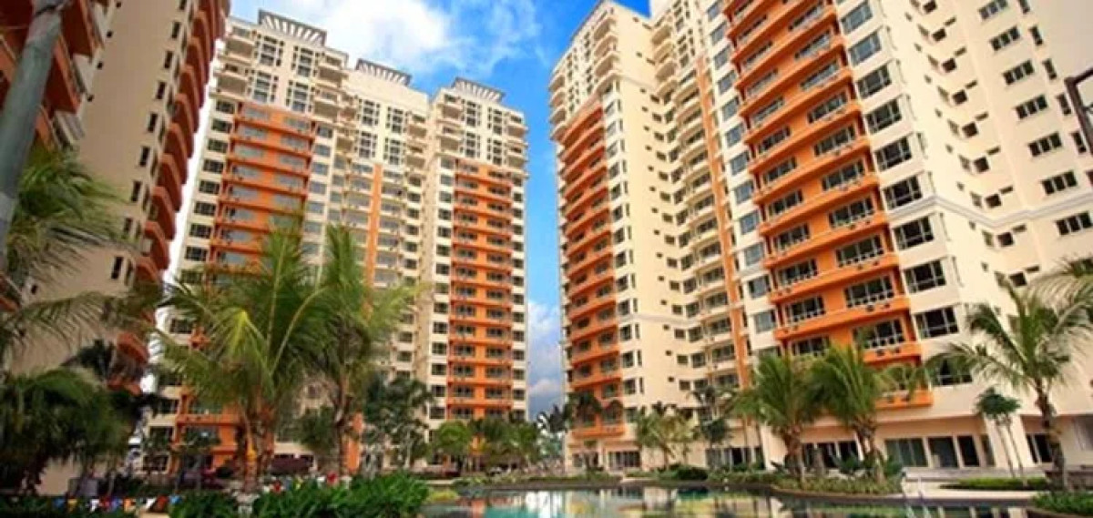 EAST LAKE RESIDENCE