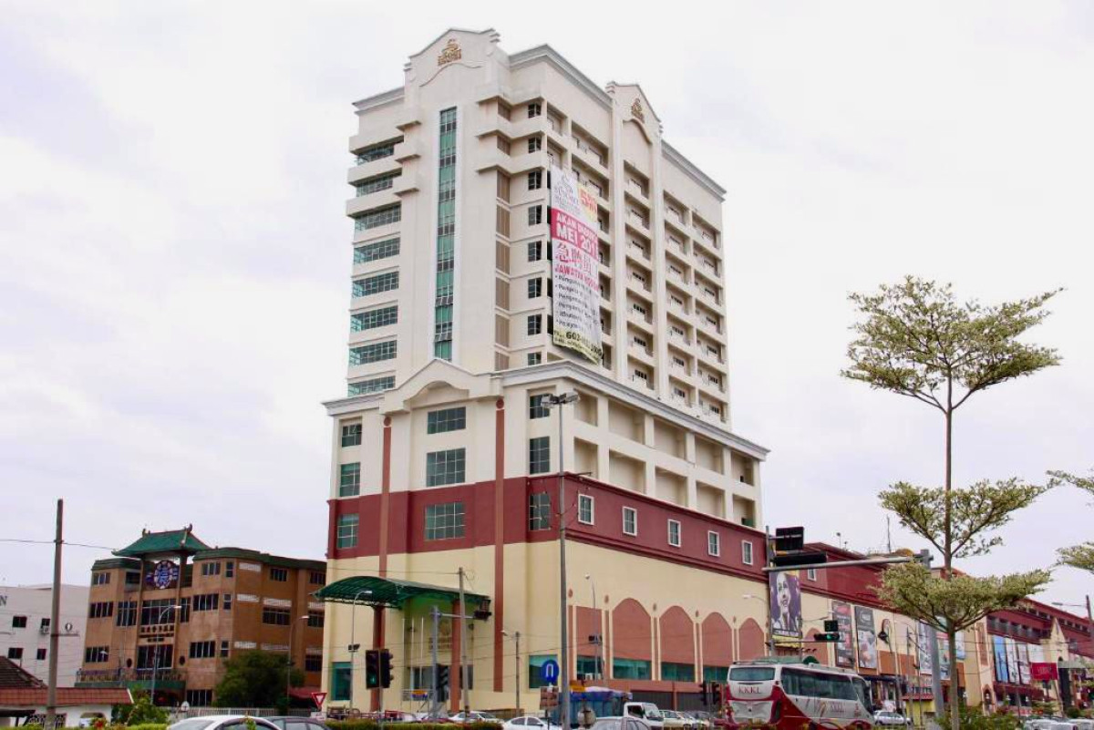 THE SUMMIT BATU PAHAT